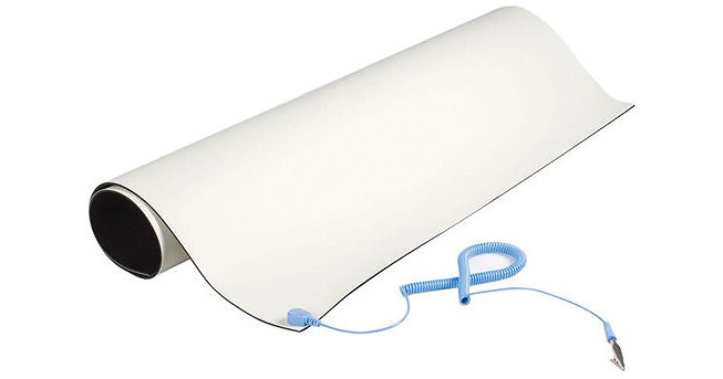 [17StaticMat-24x27.5] StarTech.com 24x27.5in Beige Desktop Anti-Static Mat