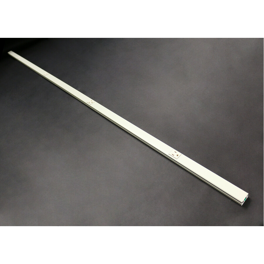 Wiremold Plugmold 2000 4-Outlet Power Strip